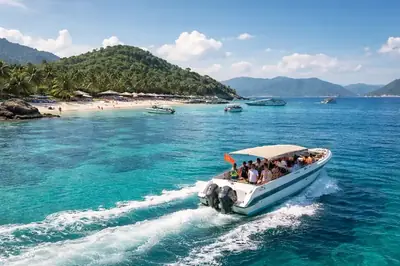 Island-hopping by speedboat — Nha Trang, Vietnam