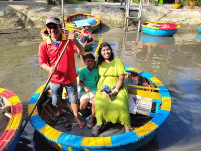 Bliss Tourism guests on tour — Basket boat on the river, Hoi An, Vietnam