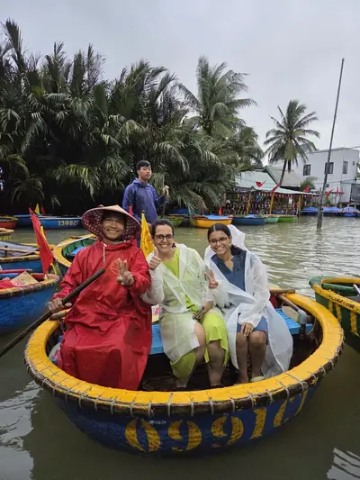 Bliss Tourism guests on tour — Basket boats on the Thu Bon, Hoi An, Vietnam